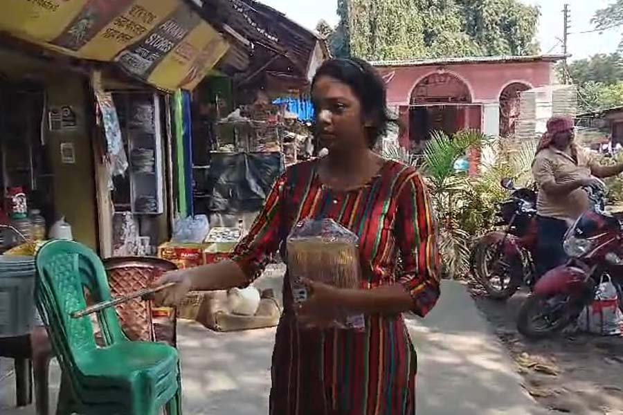 A student to barasat started sells candle stick to continue study