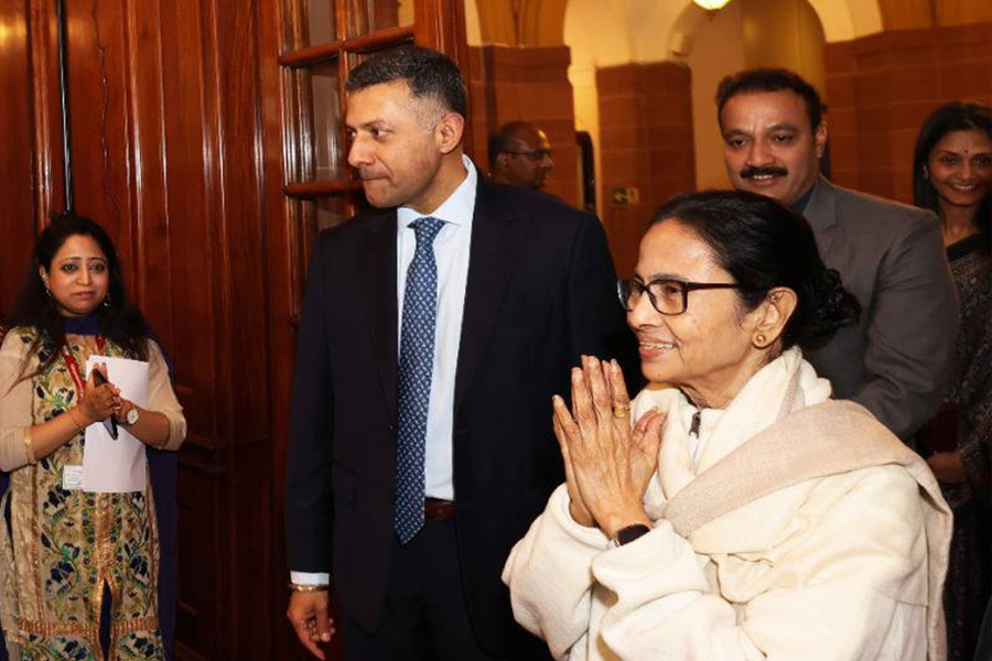 Mamata Banerjee London Tour: Indian Highcommissioner Vikram Doraiswami praises industry friendly environment of Bengal