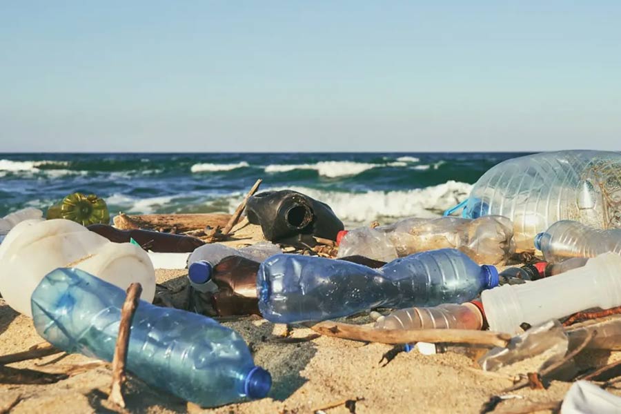 Japan scientists discover new kind of plastic that will dissolve into salt water to make leass pollution