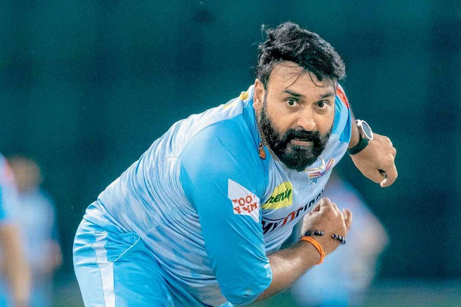 Indian Cricketer Amit Mishra blasts media for baseless stories saying he is unmarried