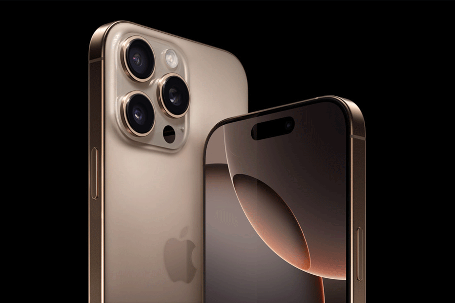 6 Cargo flights carrying 600 tons of Apple iPhone to the USA