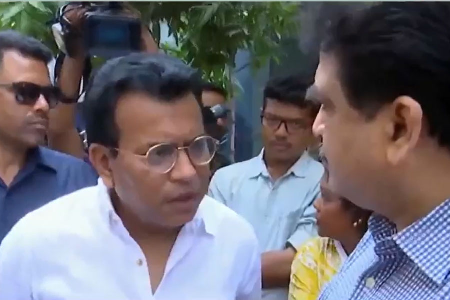 SSC Scam: Abhijit Gangopadhyay meets teachers near ssc office