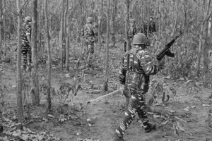 5 Naxals killed and 1,000 surrounded in biggest operation