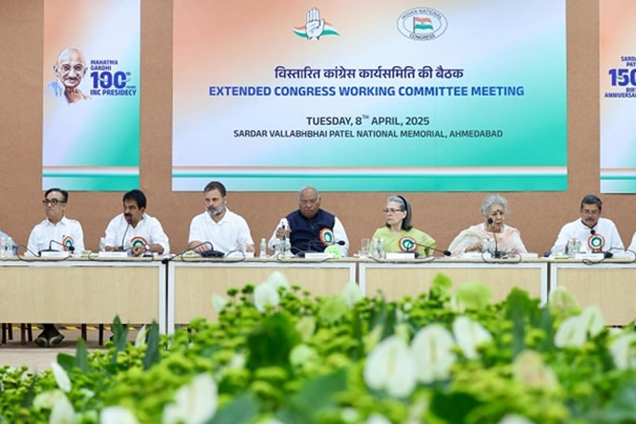 Congress Working Committee adopts resolution to walk the path shown by ‘Our Sardar Patel’