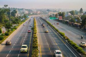 Kolkata Municipal Corporation planning to make green buffer on road
