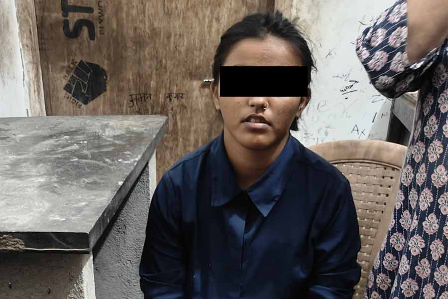 Howrah girl allegedly hackled by her family members