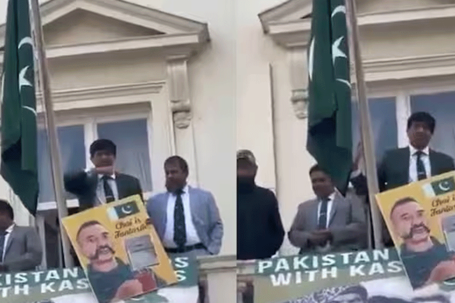 Pakistan Army Attache Publicly Gestures To Slit Throats Of Indian Community Protesters In UK