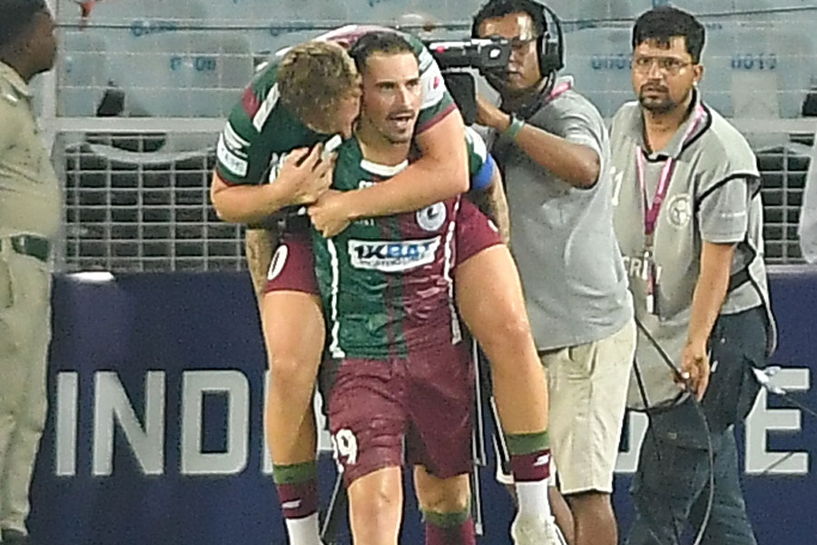 ISL 2024-25: Mohun Bagan becomes champion with two goals from Australian strikers