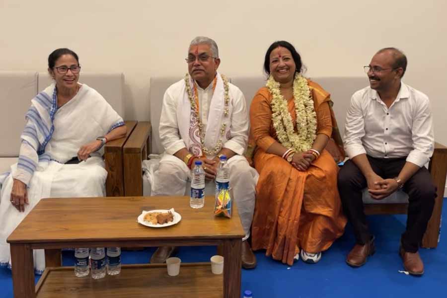 Dilip Ghosh meet Mamata Banerjee with wife at Digha Jagannath temple