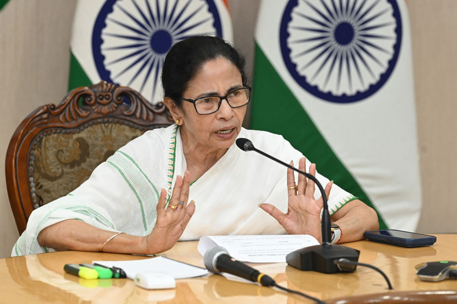 Mamata Banerjee announces programme against price hike of Medicine