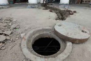 In KMDA areas, Cockroach will tell if there is deadly gas in manholes or not