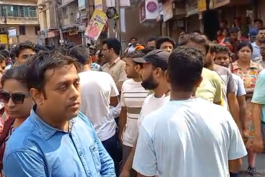 Teachers call off protest near Bratya Basu's house