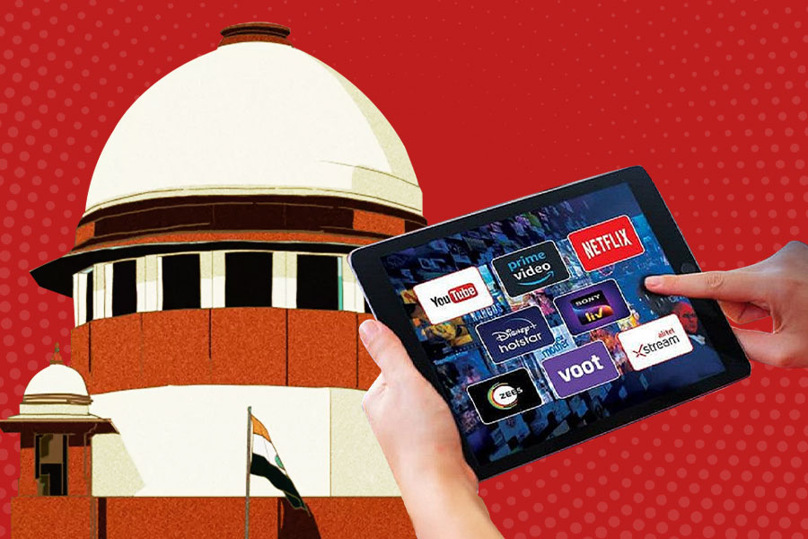 Supreme Court takes a dig, asks Centre to file report on OTT