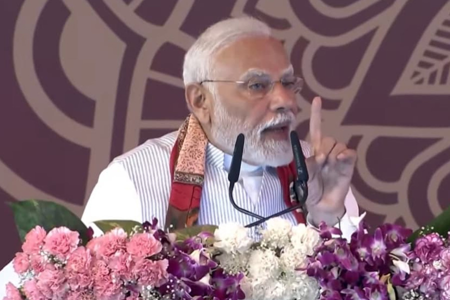 PM Modi says, main kashi ka aur kashi meri in Varanasi