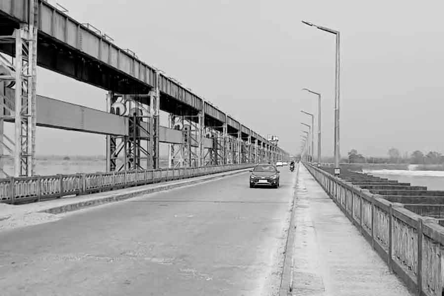 Ghajoldoba Teesta Barrage bridge to be closed for 140 days for renovation