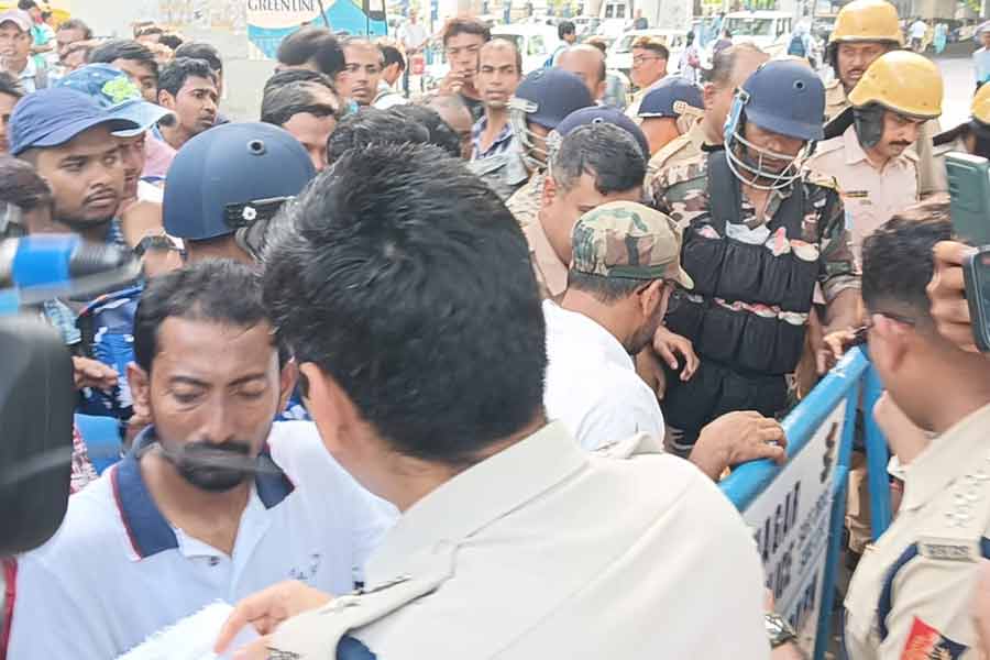 SSC Bhawan Avijan Live Update: 12 deprived teacher join meeting