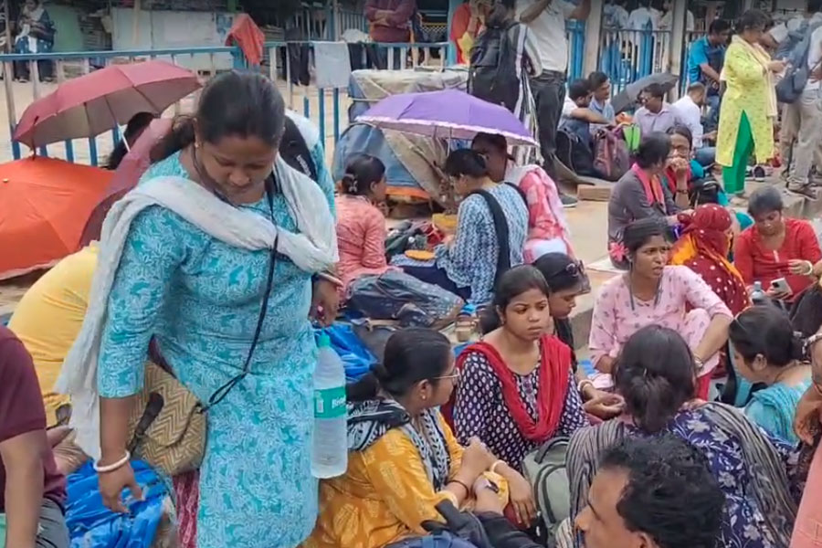 Untainted SSC recruits disappointed with Supreme Court