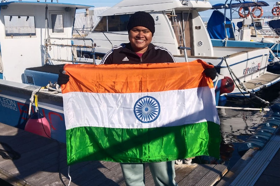 Sixth ocean victory for Bengal swimmer, Sayani Das proud to fly the tricolor on the world stage