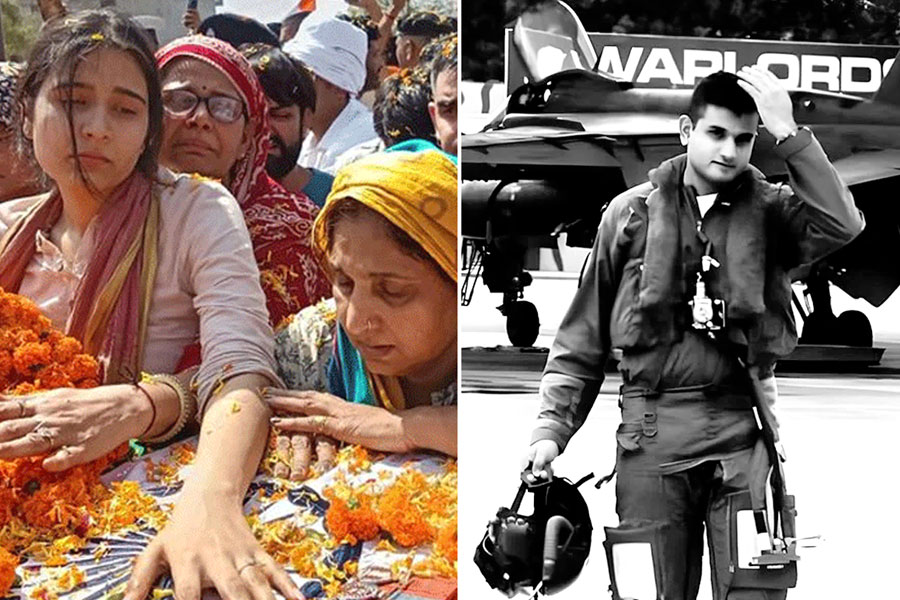 IAF Jaguar pilot Siddharth Yadav's fiancée breaks down at funeral in Haryana