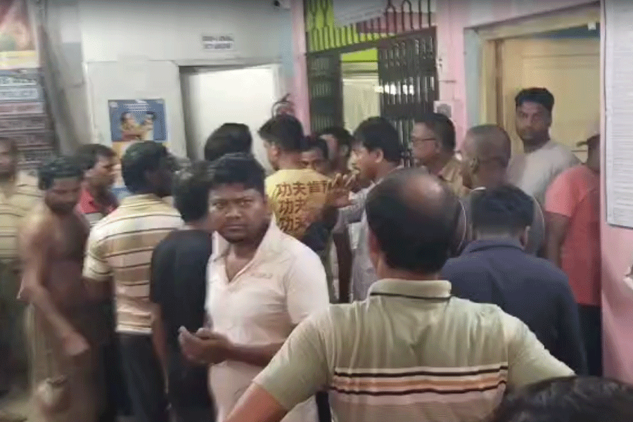 A Child died in a Hospital at Contai in East Midnapore,family show protest allegedly negligence of treatment