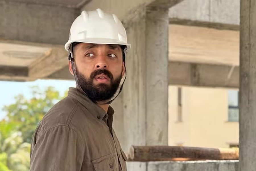 IPL 2025: KKR spinner Varun Chakravarthy returns to his role as an architect in Chennai