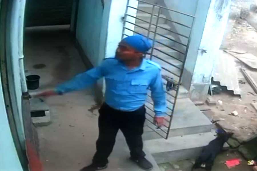 Burglary at TMC leader's house in Civic attire in Howrah