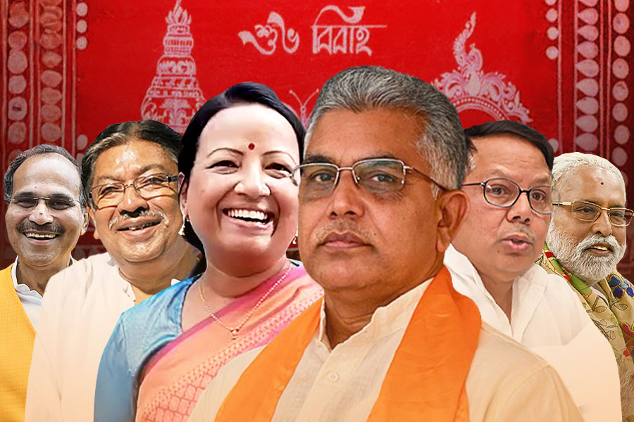 Dilip Ghosh Marriage: Here are the leaders who married at an older age | Sangbad Pratidin