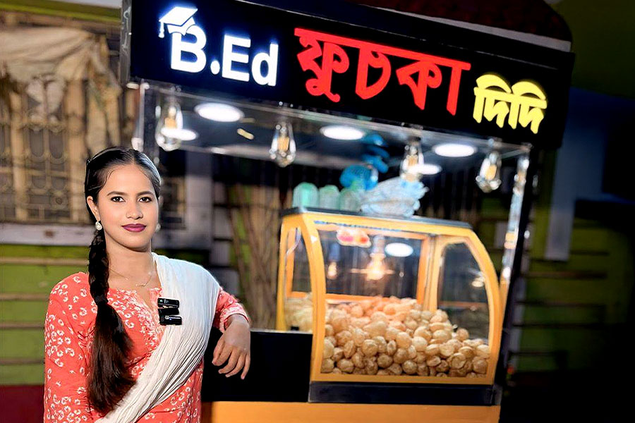 B.Ed fuchka didi goes viral