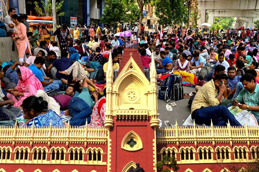 Hearing on TET postponed at Calcutta HC