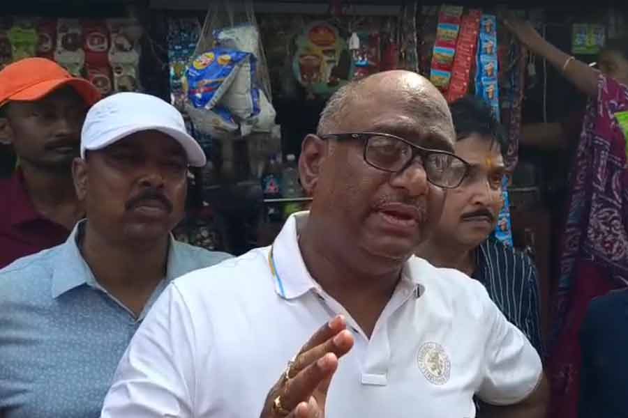 dirty water accumulates in multiple wards of Howrah