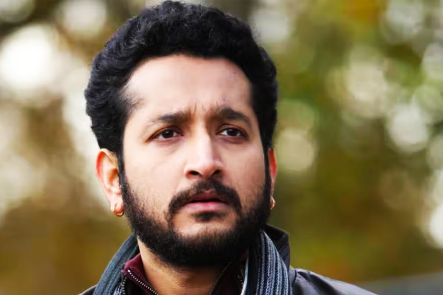 Parambrata Chatterjee's heartfelt post on Mother's death anniversary
