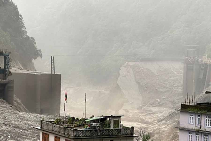 Thousands of tourists stranded in Lachung-Lachen due to massive landslide in Sikkim