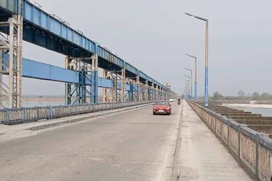 Ghajoldoba Teesta Barrage bridge to be closed for 140 days for renovation