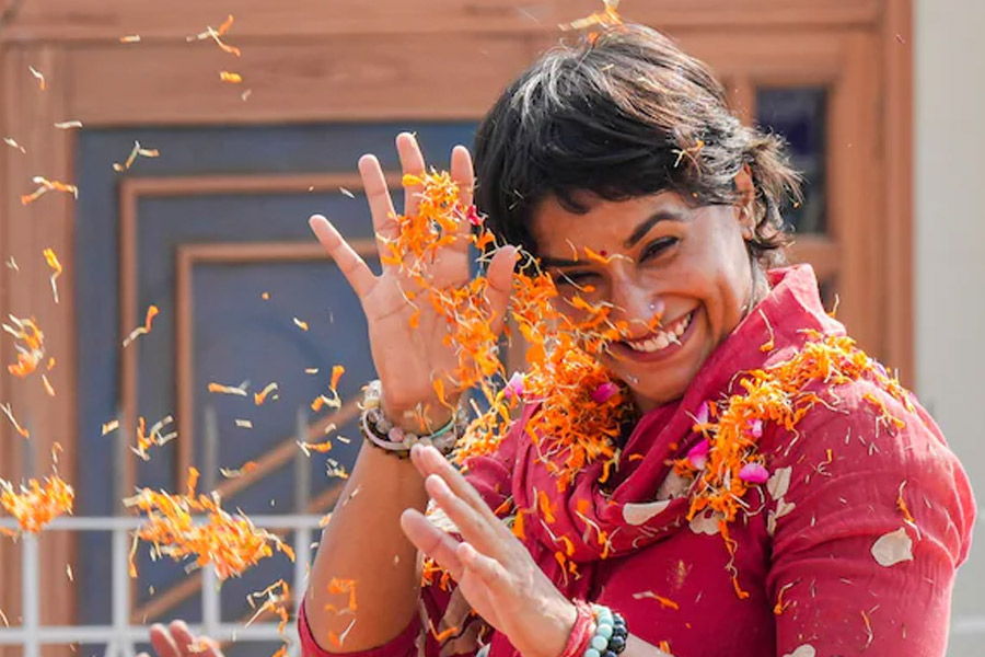 Vinesh Phogat accepts 4 crore reward from BJP govt of Haryana
