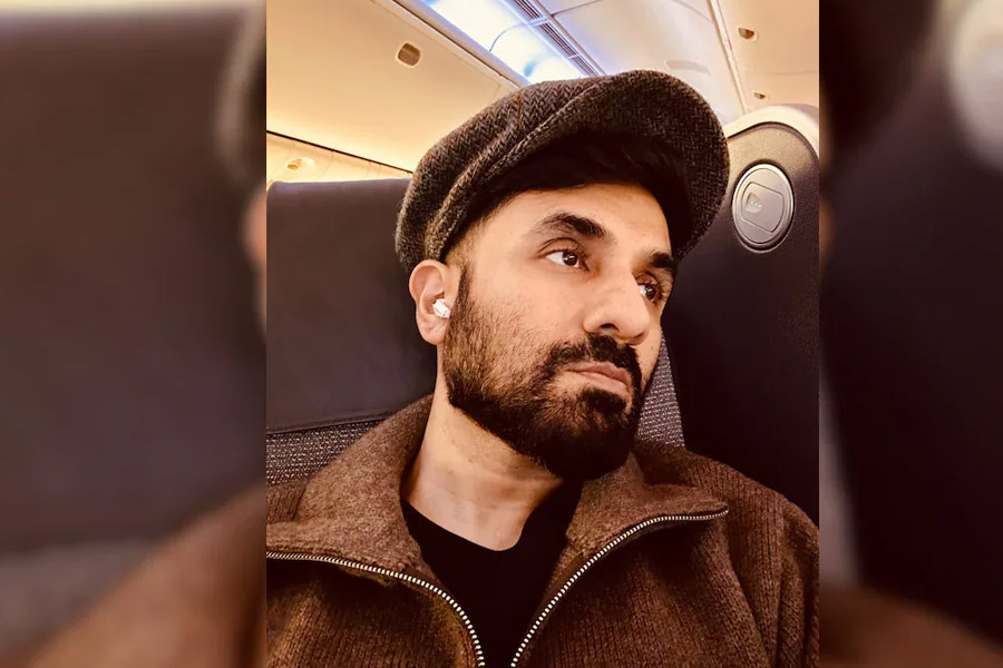 Comedian Vir Das Blasts against Air India
